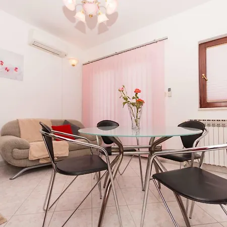 Apartament Mina *
