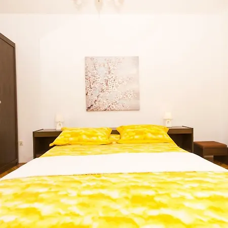 Apartament Mina